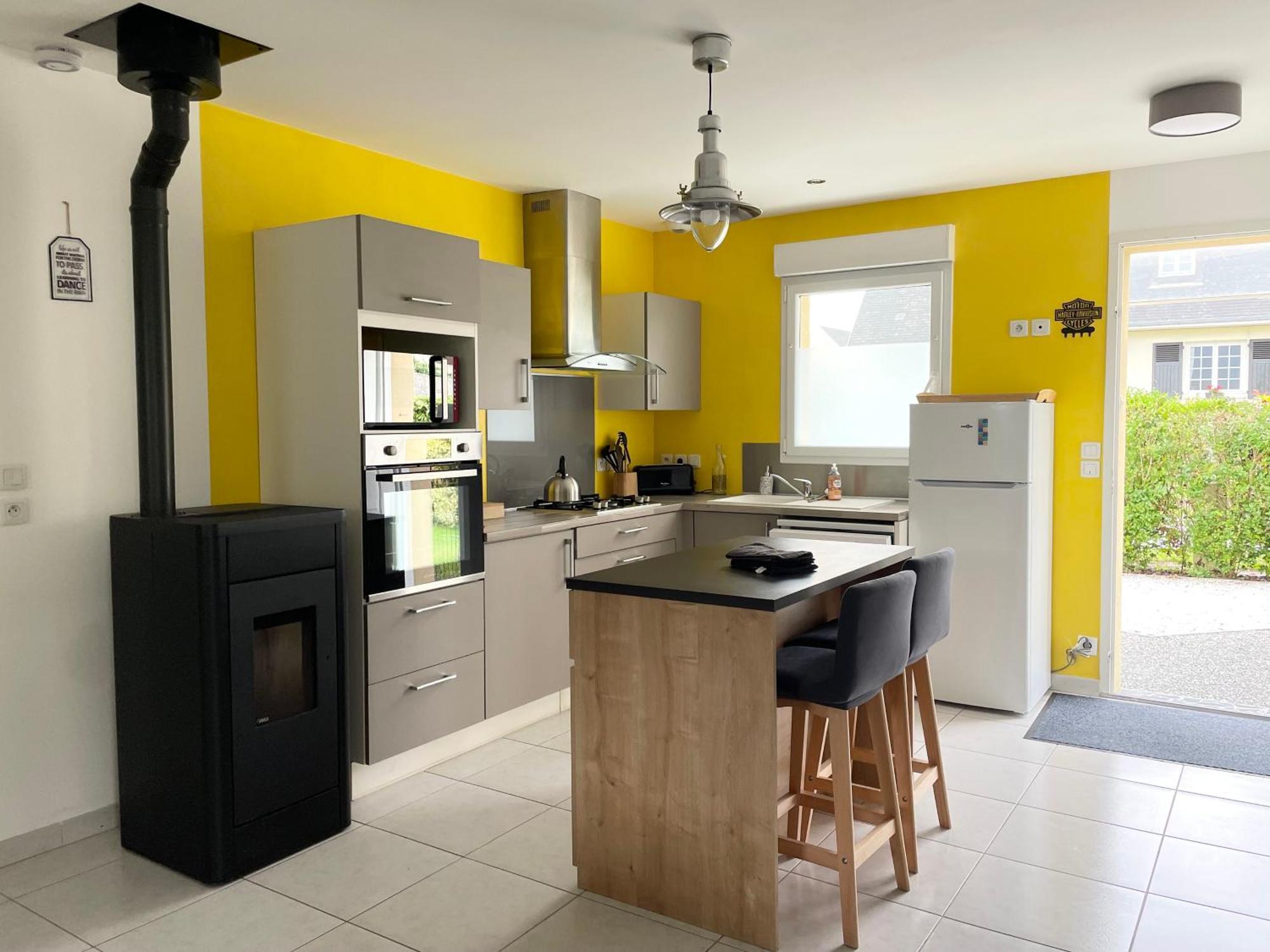 Belle Maison: Coastal Retreat with Garden near Omaha Beach Saint-Laurent-sur-Mer Exterior photo